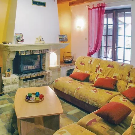 5 Bedroom Awesome In *